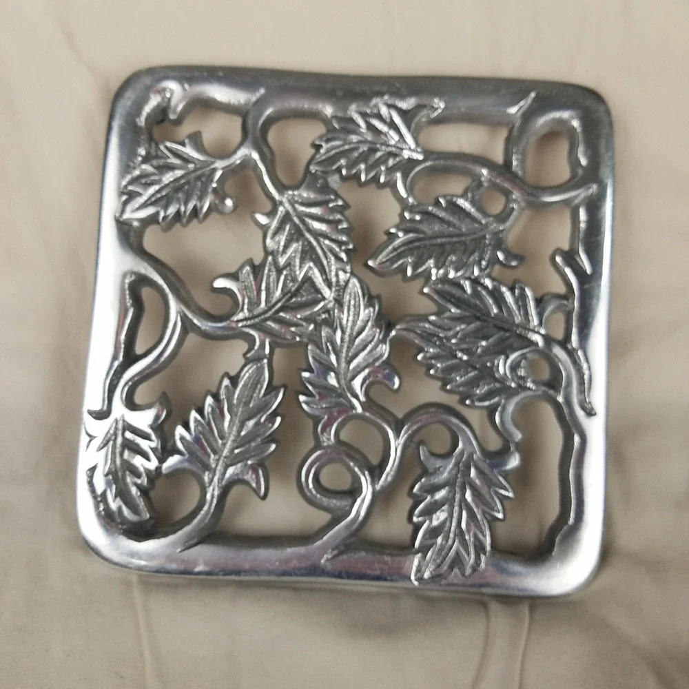 Leaf Trivet‎ Silver Cast Aluminum Vine Openwork Trailing leaves square